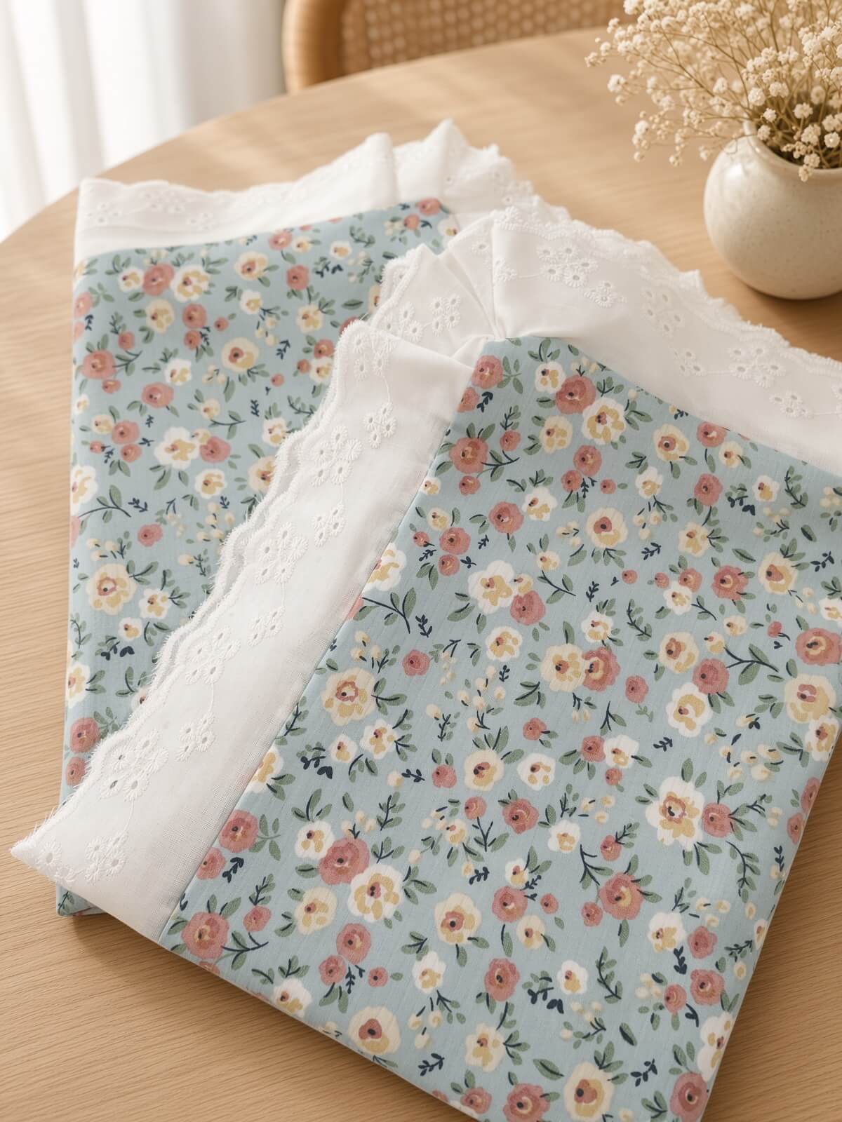 Zeren Threads Pastel Bloom Printed Luxuriously Soft Cotton-feel Bedsheet with Eyelet Border – Large Queen / Standard King Size