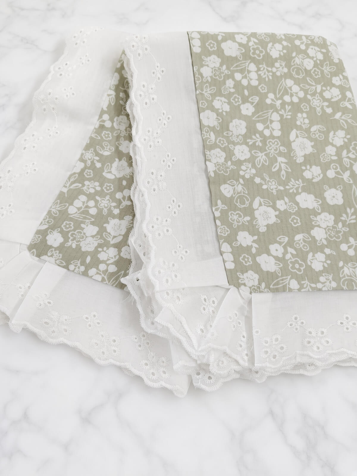 Zeren Threads Sage Meadow Luxuriously Soft Cotton-feel Bedsheet - Large Queen / Standard King