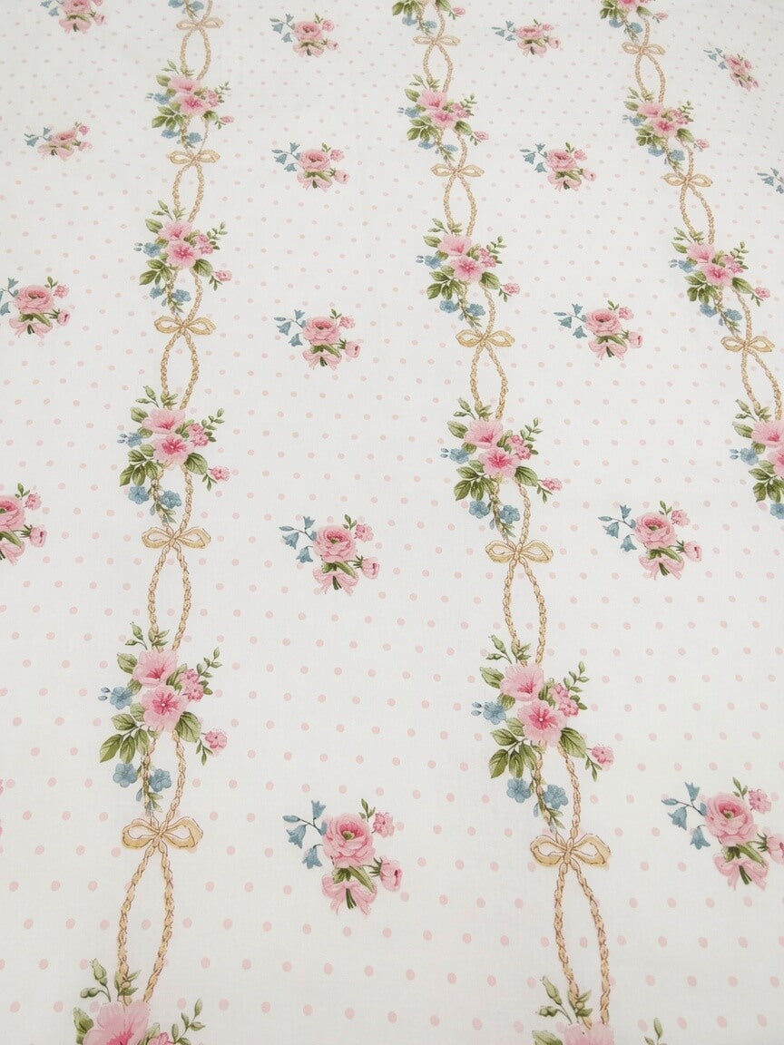 Zeren Threads White Floral Cotton King Size Bedsheet Set with 2 Embroidered Lace Border Pillow Covers